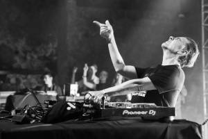 Véronique LARRUE - LARRUE VERONIQUE